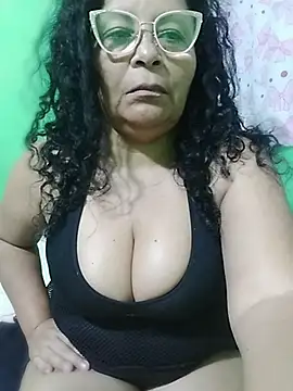 Amarantha25 Adlı Modelin Canlı XXX Sohbeti