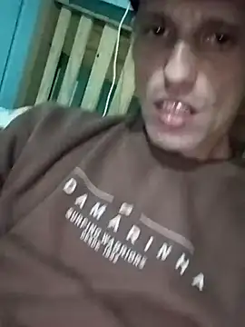 Show modela picaduranela na web-kameri