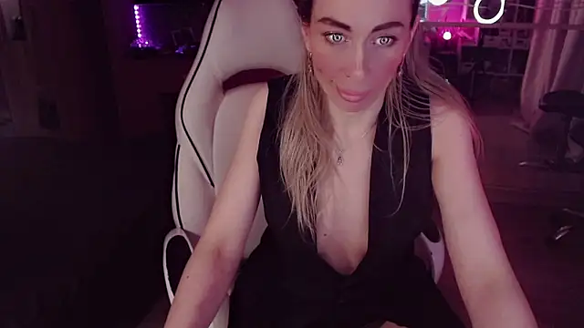 Czat XXX na żywo – AnnieGOld_