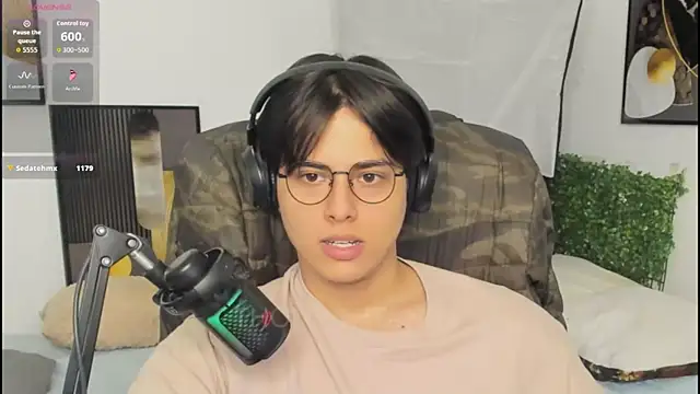 Thom_Ohtani Chat XXX in diretta