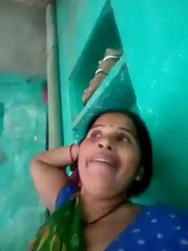 Nm_sanjna লাইভ XXX চ্যাট