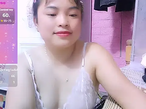 -Syna- Pertunjukan Webcam