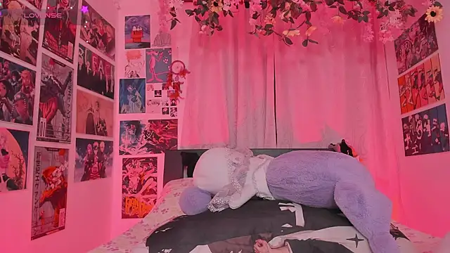 MissCurvyTop élő XXX-chatje