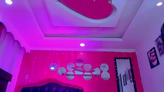 TiffanyMackensyyのライブXXXチャット