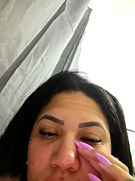 Show de millacavalona09 na webcam