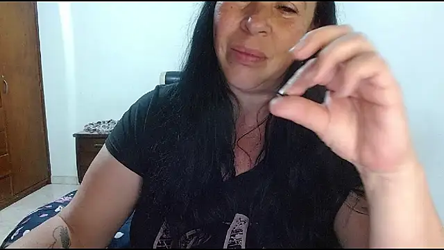 LauraMallioni Adlı Modelin Canlı XXX Sohbeti