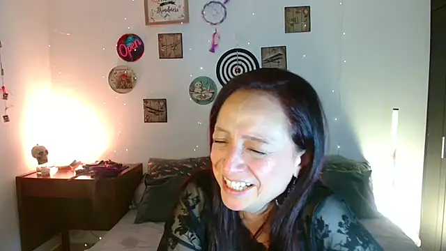 Katicalatinmilf Show in webcam