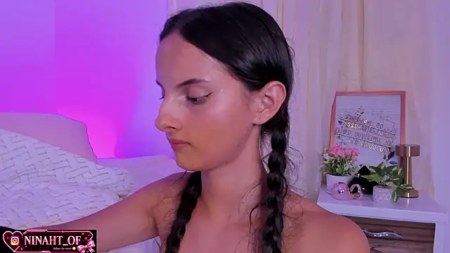 ninaht's Webcam Show
