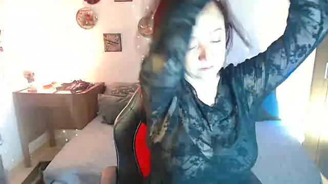 Katicalatinmilf's Webcam Show