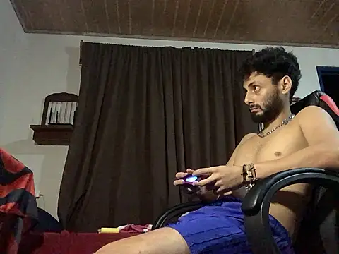 Nooneisthis Show Webcam