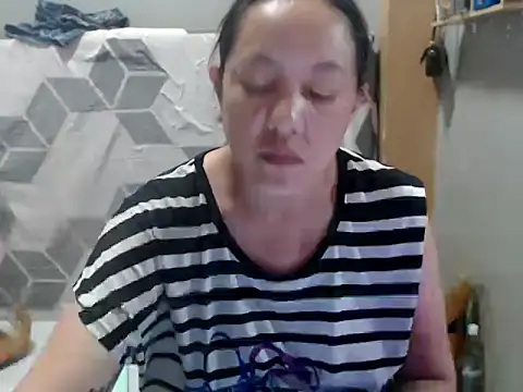 Rose_slut_squirt Show in webcam