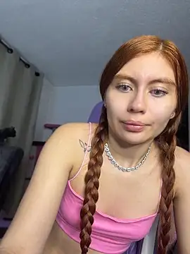 Stormi_th Show in webcam