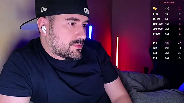 عرض كام DominantTheo
