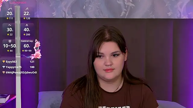EmilyHyde's Live XXX Chat