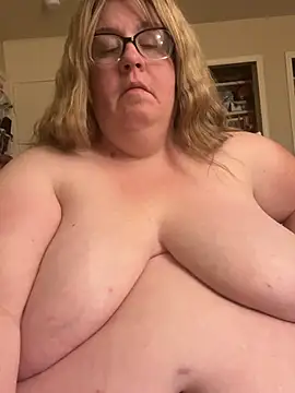 sexymommy1988 Show in webcam