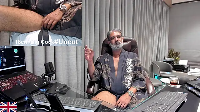 XXX chat uživo modela OnlineBossUK