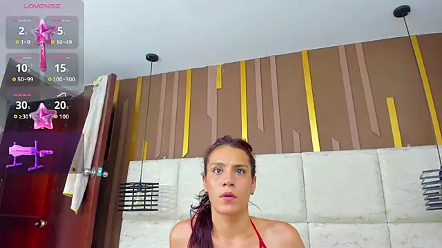 AlahiaEvanz Adlı Modelin Canlı XXX Sohbeti