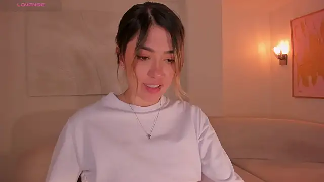 EveBensonX Adlı Modelin Canlı XXX Sohbeti