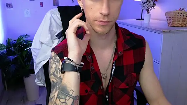 Онлайн чат XXX mark_caron
