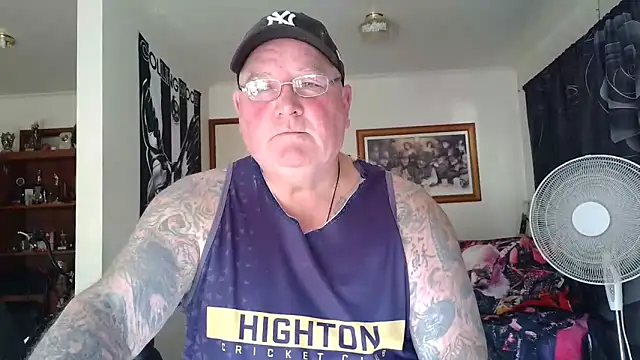 KINKYBLUEYES69 Webcam show