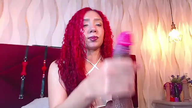 IsabelaLatina élő XXX-chatje