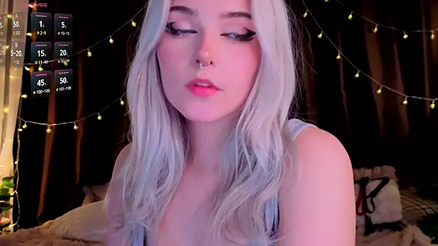 ShyniAlice's Live XXX Chat