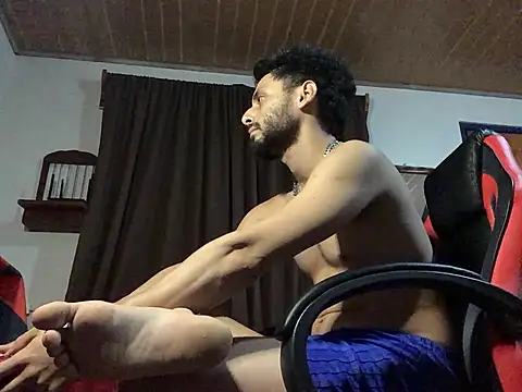 Show modela Nooneisthis na web-kameri
