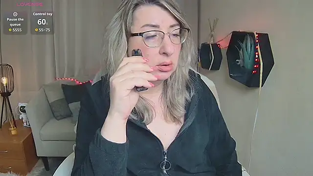 KKMimiKK Chat XXX in diretta