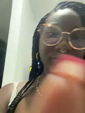 ZahhyFrequency's Live XXX Chat