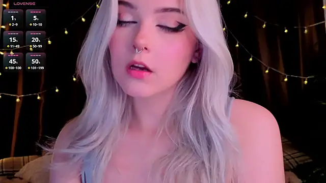 ShyniAlice's Webcam Show