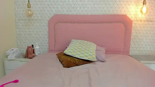 TAYLORMEYER1's Live XXX Chat