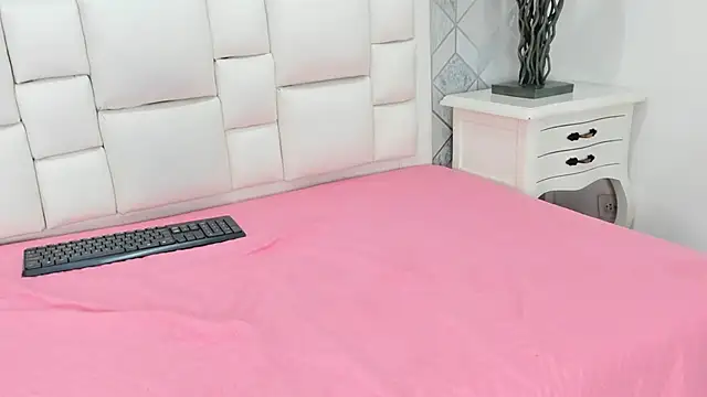 naia_cox's Live XXX Chat