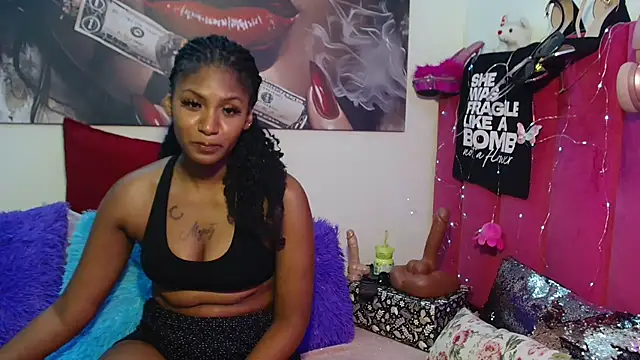 Moreish-06's Live XXX Chat