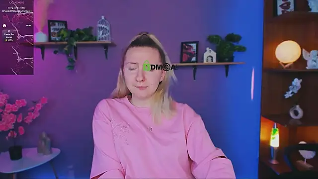 mila_glow1 – Kamerová šou