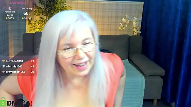 Chat +18 de Hella_Fabel ao vivo