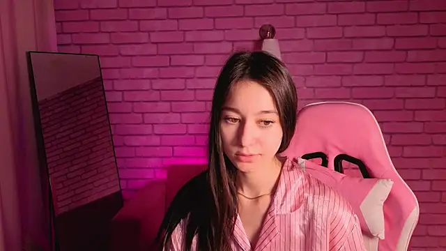 Nicole_Brownie Adlı Modelin Web Kamerası Şovu