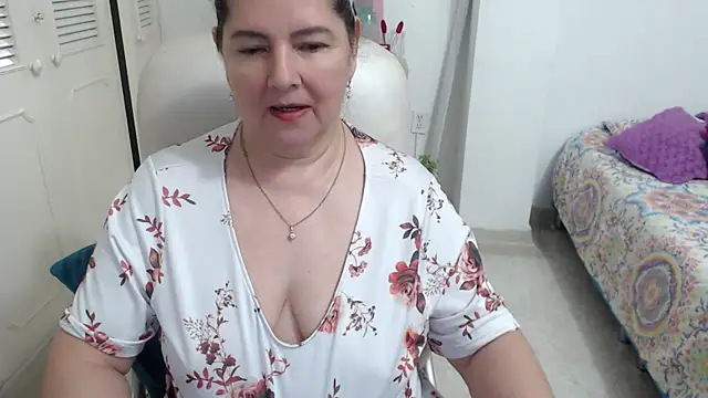 leonela_69 现场XXX聊天