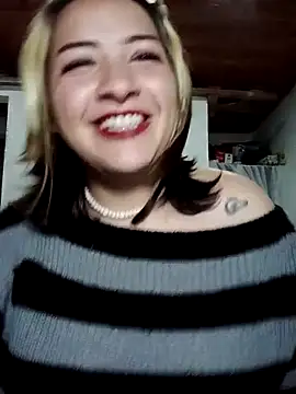 Chatroom XXX en direct de HannaJonnes_