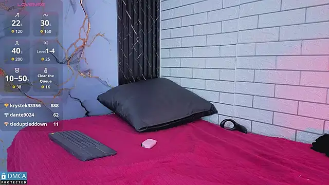 MaeveKuro Webcam-Show