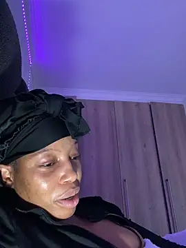 Czat XXX na żywo – RainBougie
