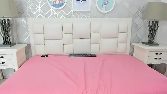 naia_cox Adlı Modelin Canlı XXX Sohbeti