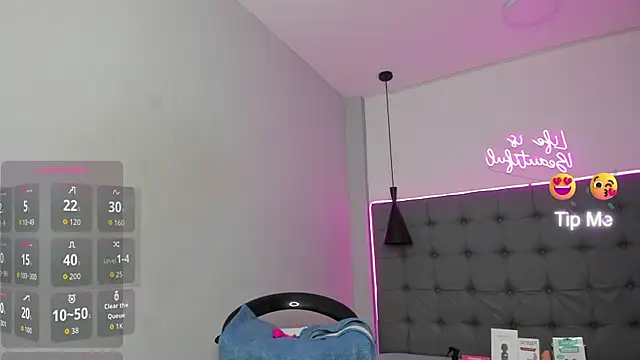 Show Webcam de scarletcherry18