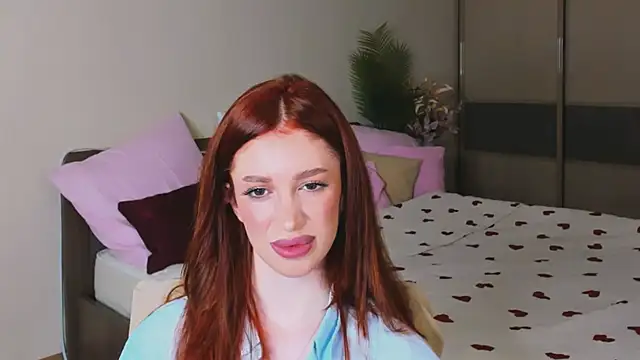 ChristinaConteeree: онлайн-секс-чат