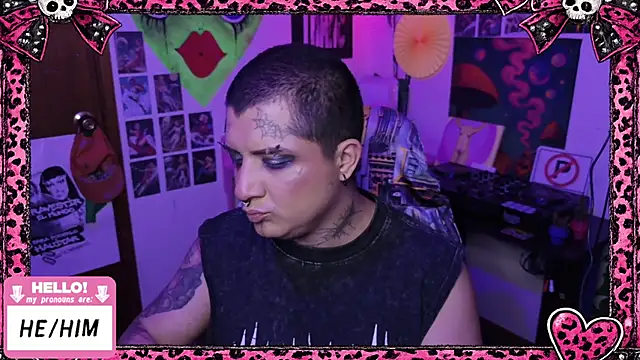 Show modela masterkevinftm na web-kameri