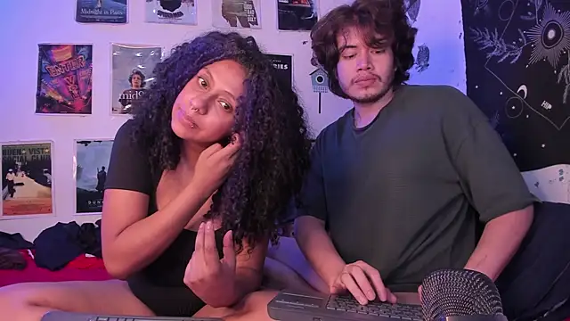 hothoneychile Pertunjukan Webcam
