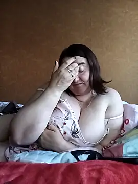 LiluHotn Webbikameraesitys