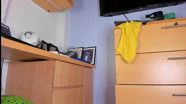 MikeMiller2 élő XXX-chatje