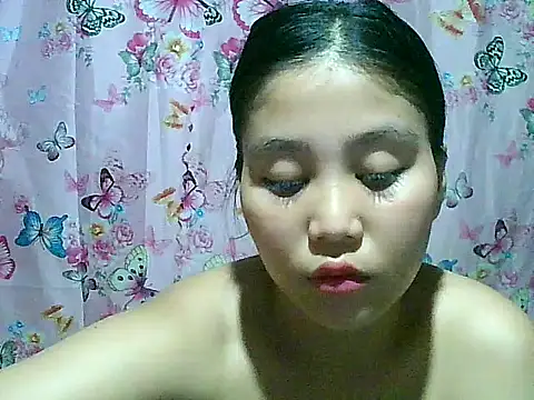 SexyAsianPussy4u webcam show