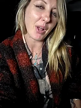 SheIsSomething Live XXX-chat