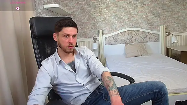 JonahShaw webcam show